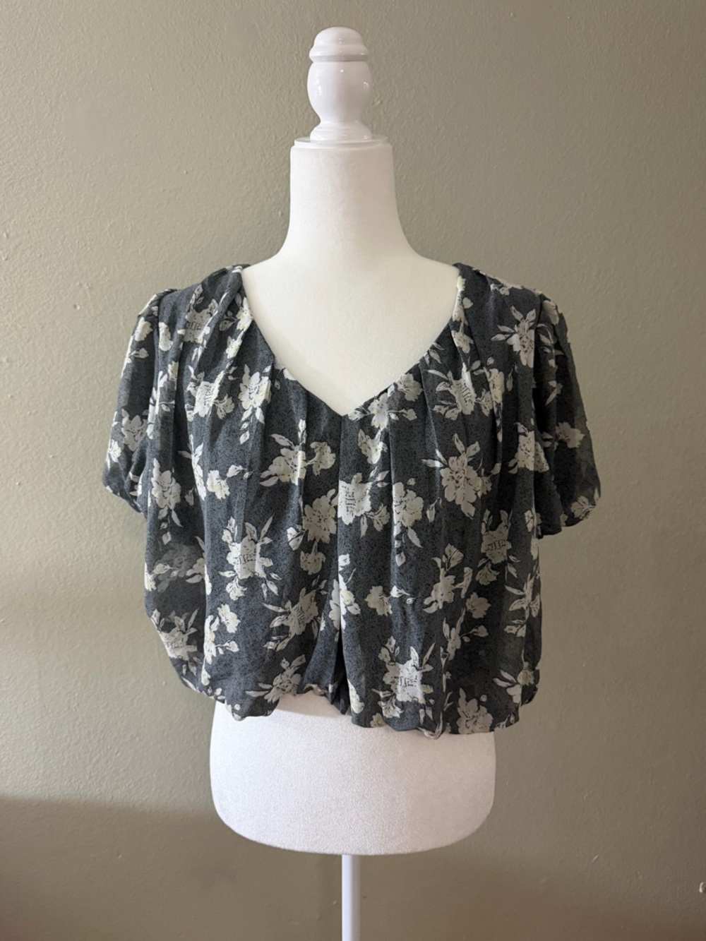 ASTR The Label Floral Puff Sleeve Crop Top – Size XS
